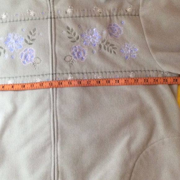 Alfred Dunner Micro Fleece Zip Up Jacket - Picture 4 of 12